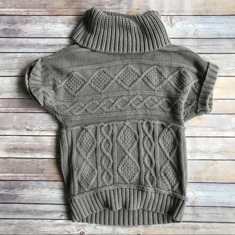 Nine West Short Sleeve Turtle Neck Chunky Sweater